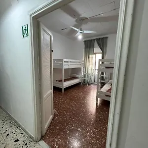 Hostel Magenta